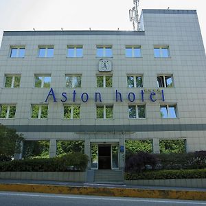 Aston Hotel